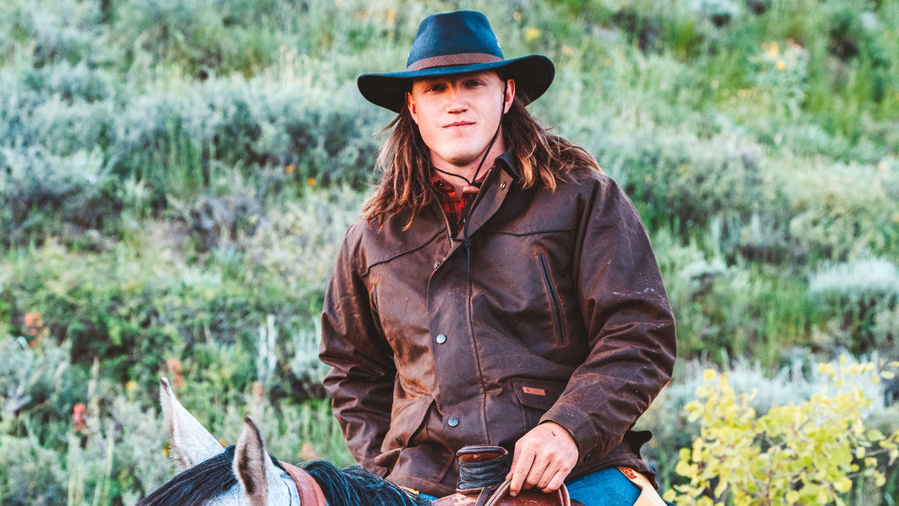 Get ready to ride in our Bush Ranger Jacket made from 100% breathable oilskin. 