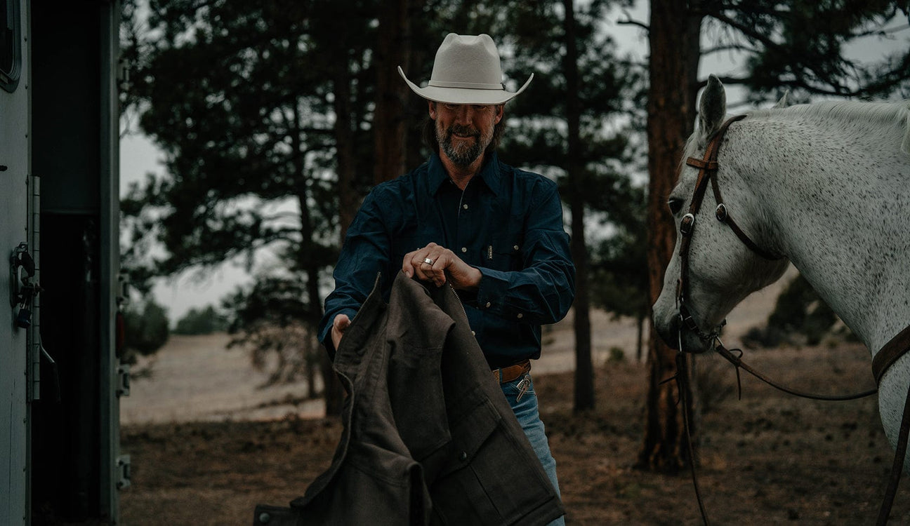 Hey cowgirl, we have just the look for you from our great range of Western-wear and apparel. 