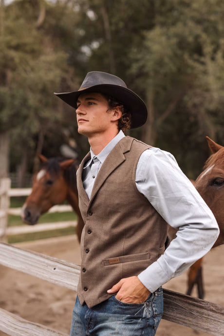 OutbackTrading.com Men's Reed Vest - Tan Vests